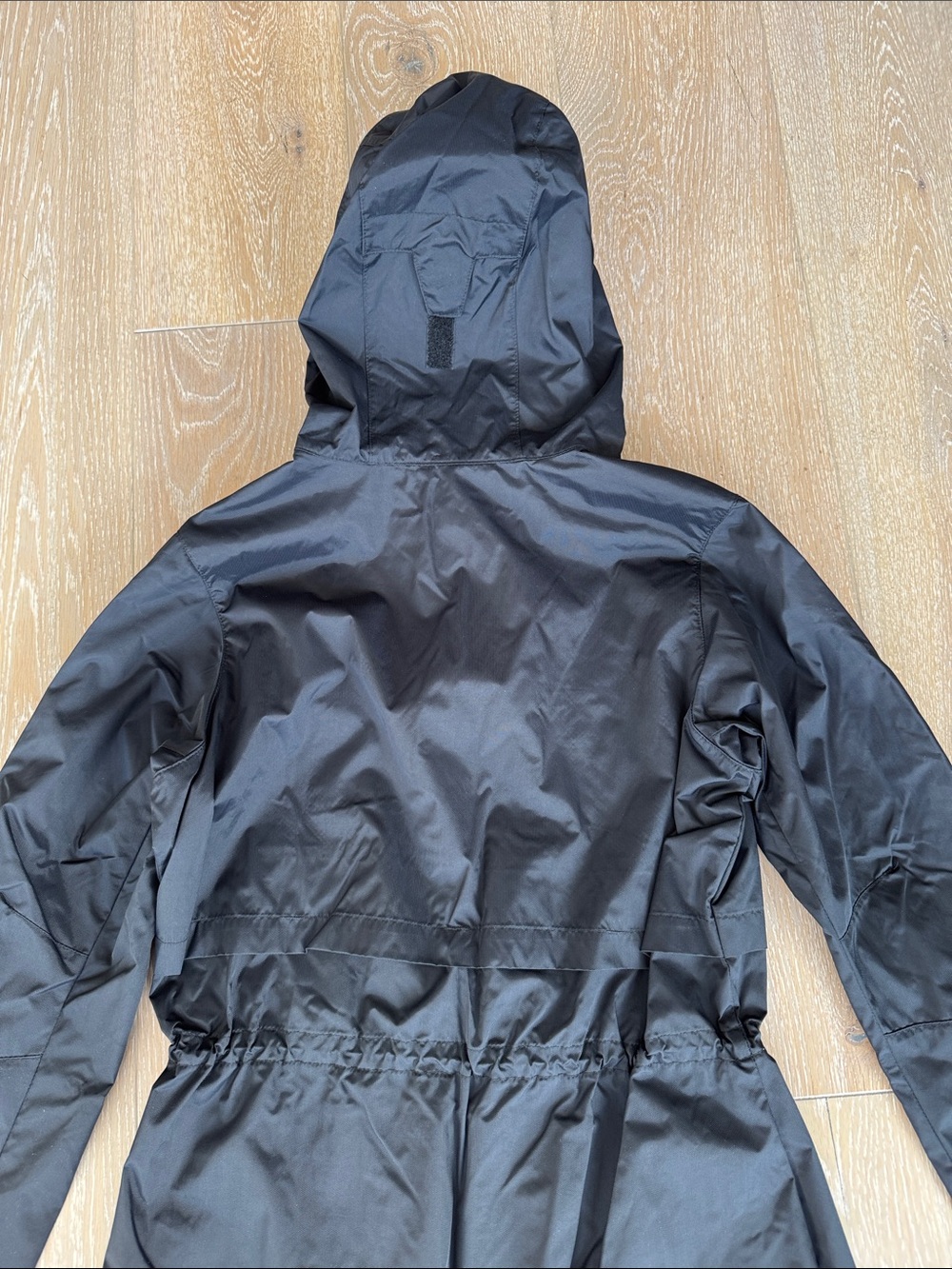 Columbia Women’s Shine Struck II Black Hooded Rain Shell Jacket. Size Medium - Picture 5 of 6